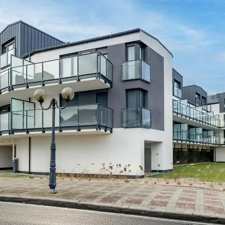 Przy Parkowej W Centrum Niechorza Blisko Plazy *