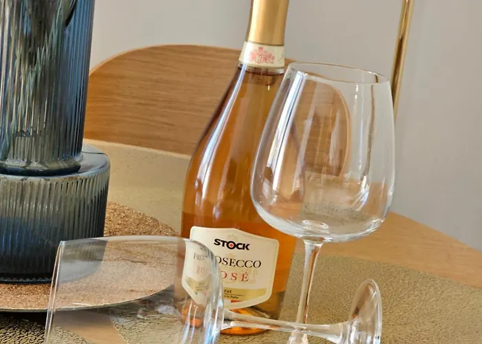 Przy Parkowej W Centrum Niechorza Blisko Plazy